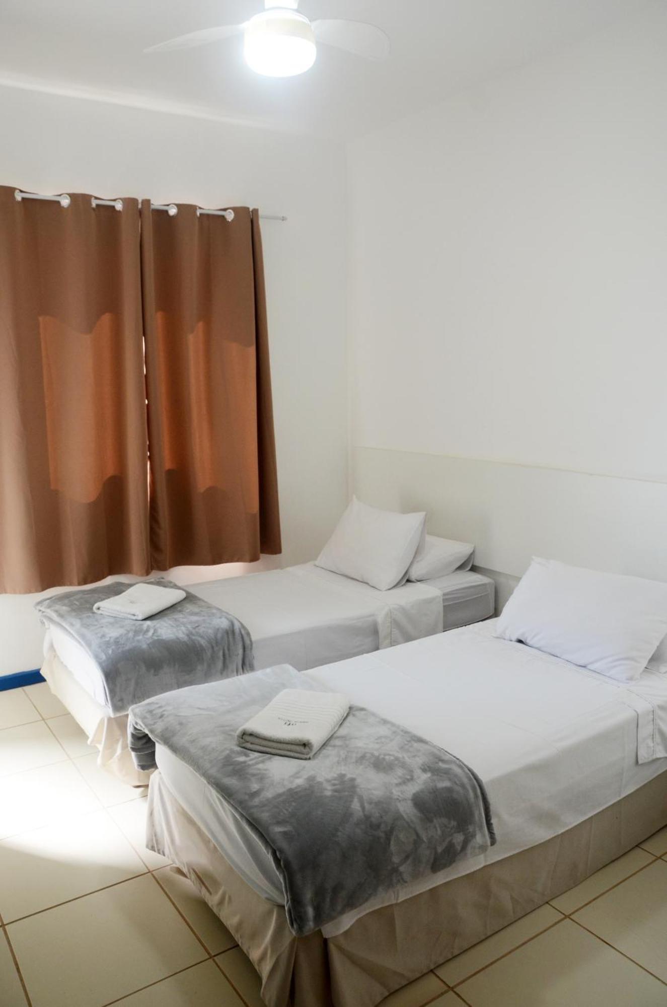 Metro Hotel Агуас-ди-Линдоя Экстерьер фото